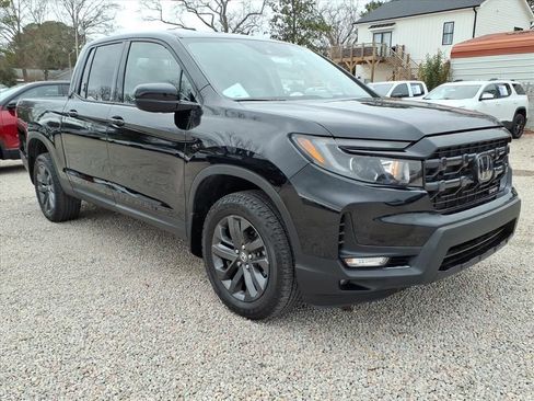 Used 2025 Honda Ridgeline Sport image 1