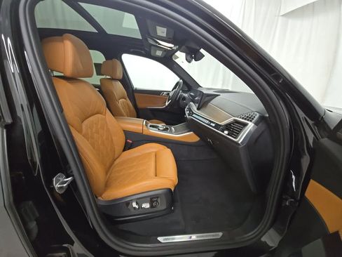Used 2024 BMW X5 xDrive40i w/ M Sport Package AWD/4WD image 9