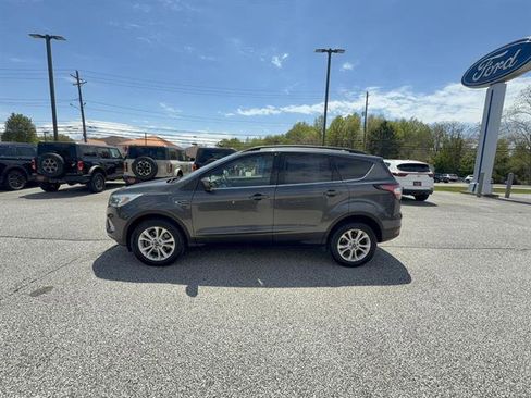 Used 2018 Ford Escape SEL AWD/4WD image 2