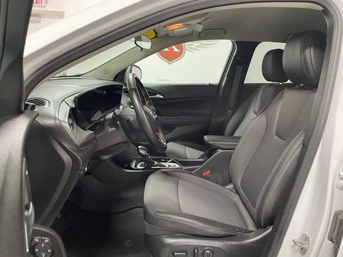 Used 2024 Buick Encore GX Preferred AWD/4WD image 11