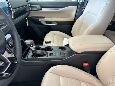 New 2025 Ford Ranger Lariat w/ Chrome Accent Package image 23