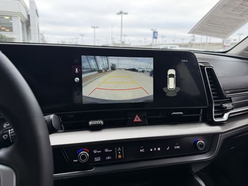 Used 2023 Kia Sportage EX image 40