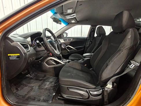 Used 2016 Hyundai Veloster image 28