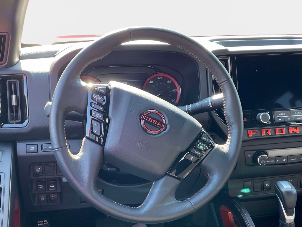 Used 2025 Nissan Frontier PRO-4X AWD/4WD image 17