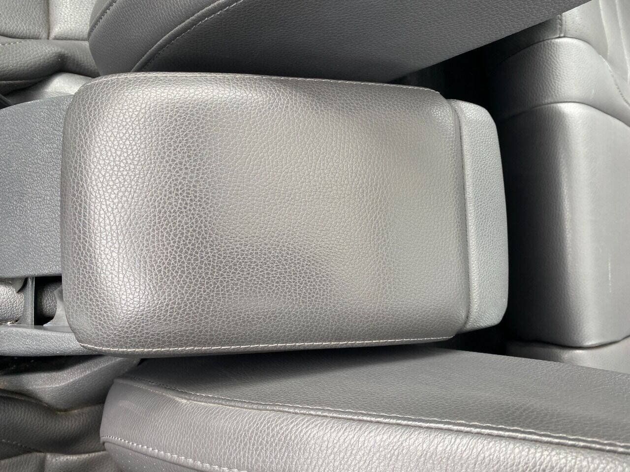 Used 2009 Volkswagen Jetta TDI FWD image 16