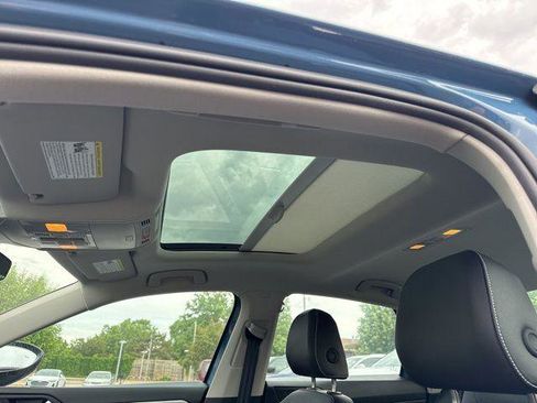 Used 2025 Volkswagen Jetta SE w/ Sunroof Package FWD image 10