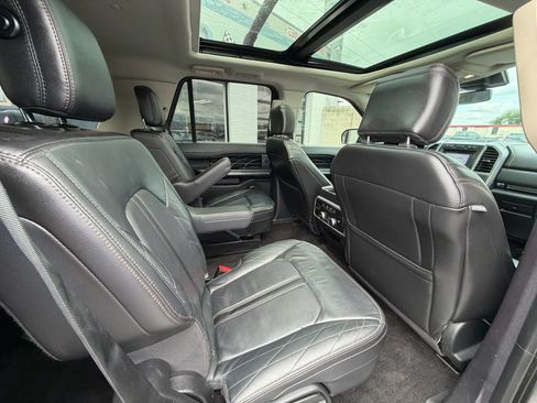 Used 2018 Ford Expedition Platinum AWD/4WD image 15