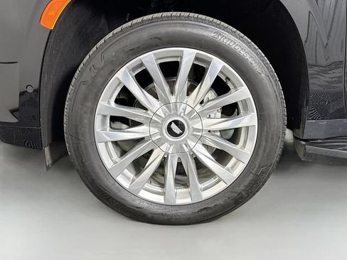 Used 2024 Cadillac Escalade ESV Premium Luxury w/ LPO, Floor Liner Package AWD/4WD image 35