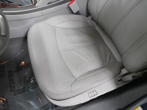 Used 2013 Buick LaCrosse Leather image 10