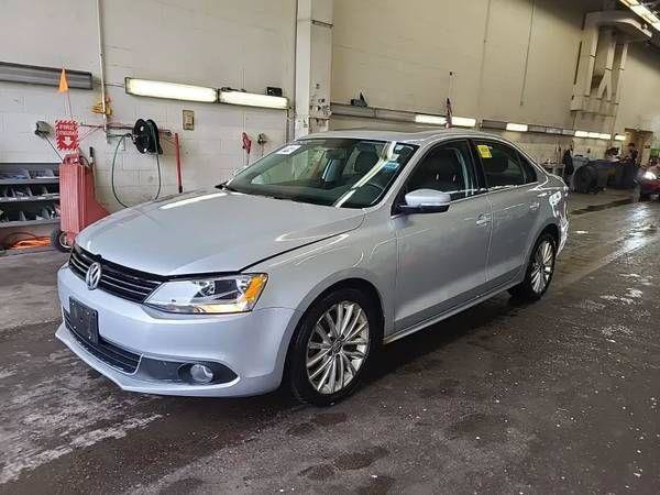 Used 2012 Volkswagen Jetta SEL FWD image 1