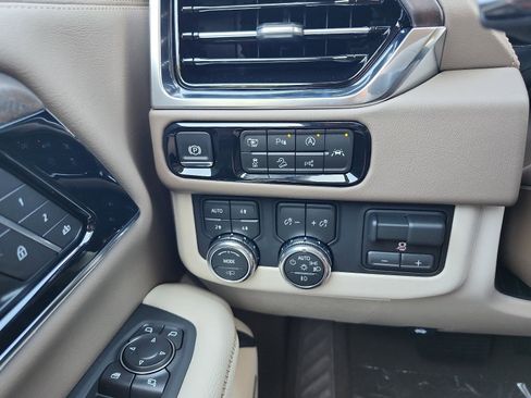 New 2026 GMC Yukon XL Denali w/ Denali Reserve Package AWD/4WD image 19