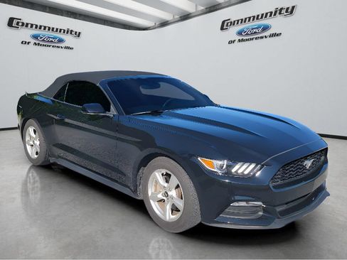 Used 2017 Ford Mustang Convertible RWD image 3