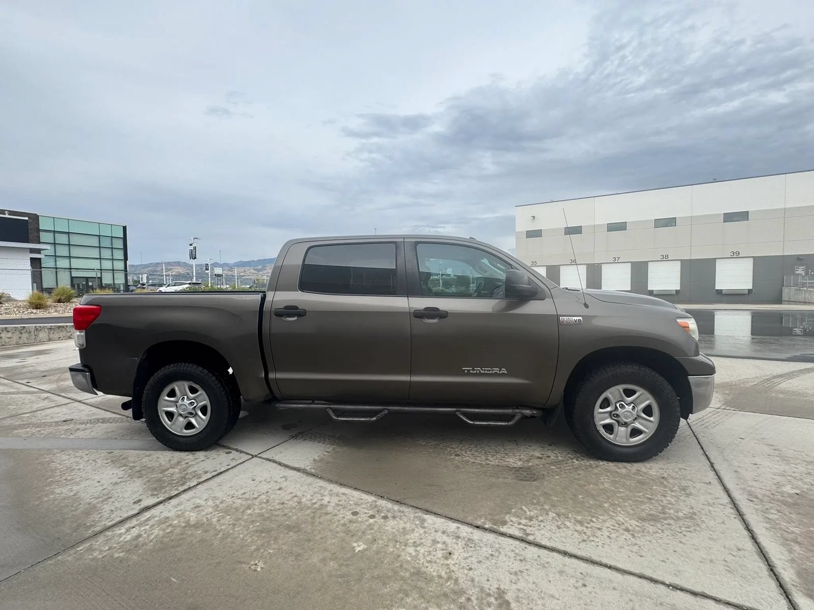 Used 2012 Toyota Tundra 4x4 CrewMax w/ Tow Pkg image 6