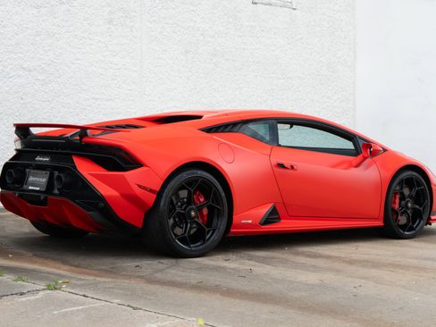 Used 2023 Lamborghini Huracan Tecnica RWD image 4