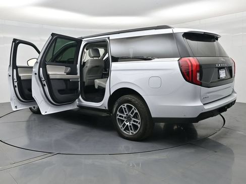 Used 2025 Ford Expedition Max Active AWD/4WD image 40