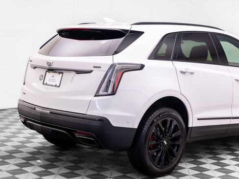 Certified 2026 Cadillac XT5 Sportv w/ LPO, Onyx Lite Package AWD/4WD image 45