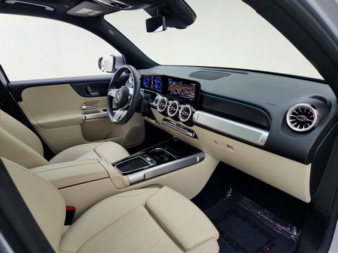 Used 2024 Mercedes-Benz EQB 250+ image 30