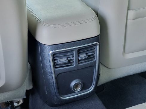 Used 2013 Dodge Charger SE w/ Connectivity Group image 26