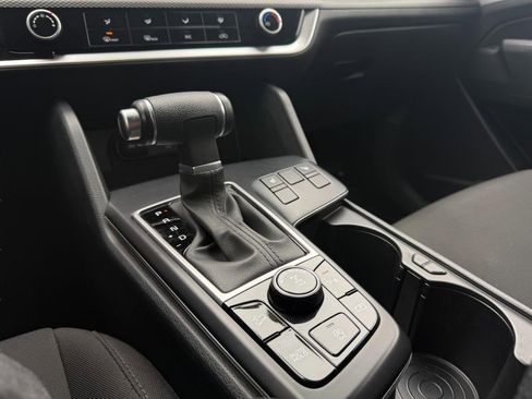 Used 2025 Kia Sportage LX image 37