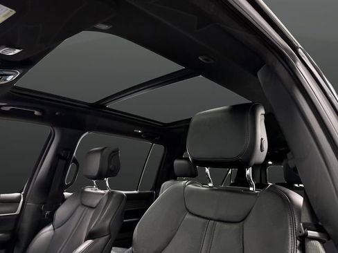 Certified 2024 Jeep Wagoneer L Series III w/ Premium Group I image 7