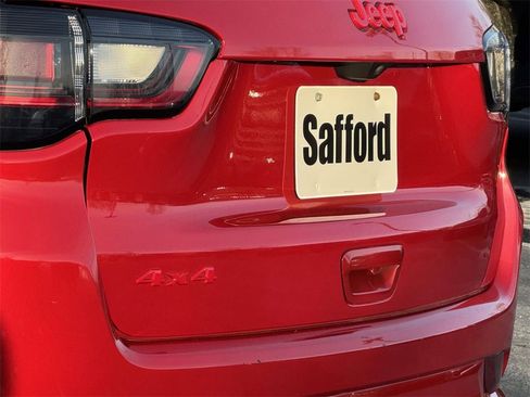 Used 2022 Jeep Compass Limited w/ (RED) Package image 11