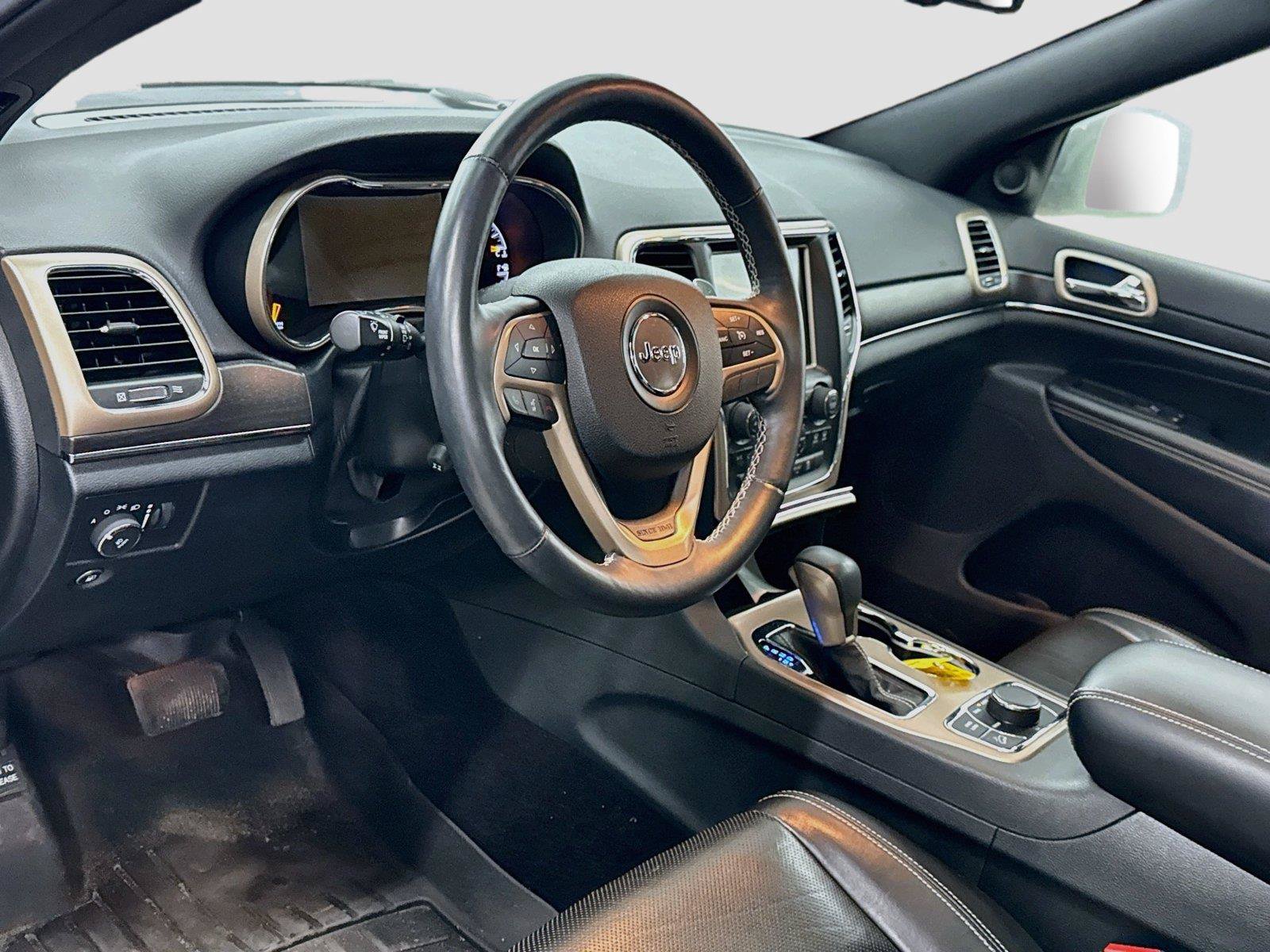 Used 2016 Jeep Grand Cherokee Limited w/ Luxury Group II AWD/4WD image 6