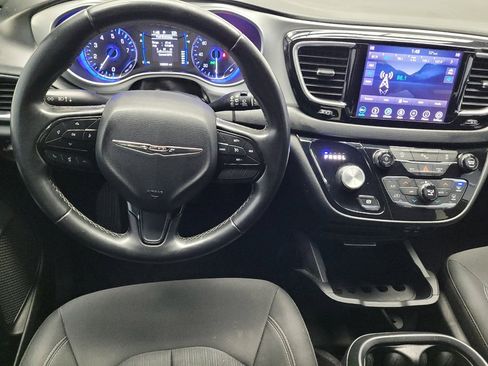 Used 2018 Chrysler Pacifica Touring Plus w/ S Appearance Package image 22