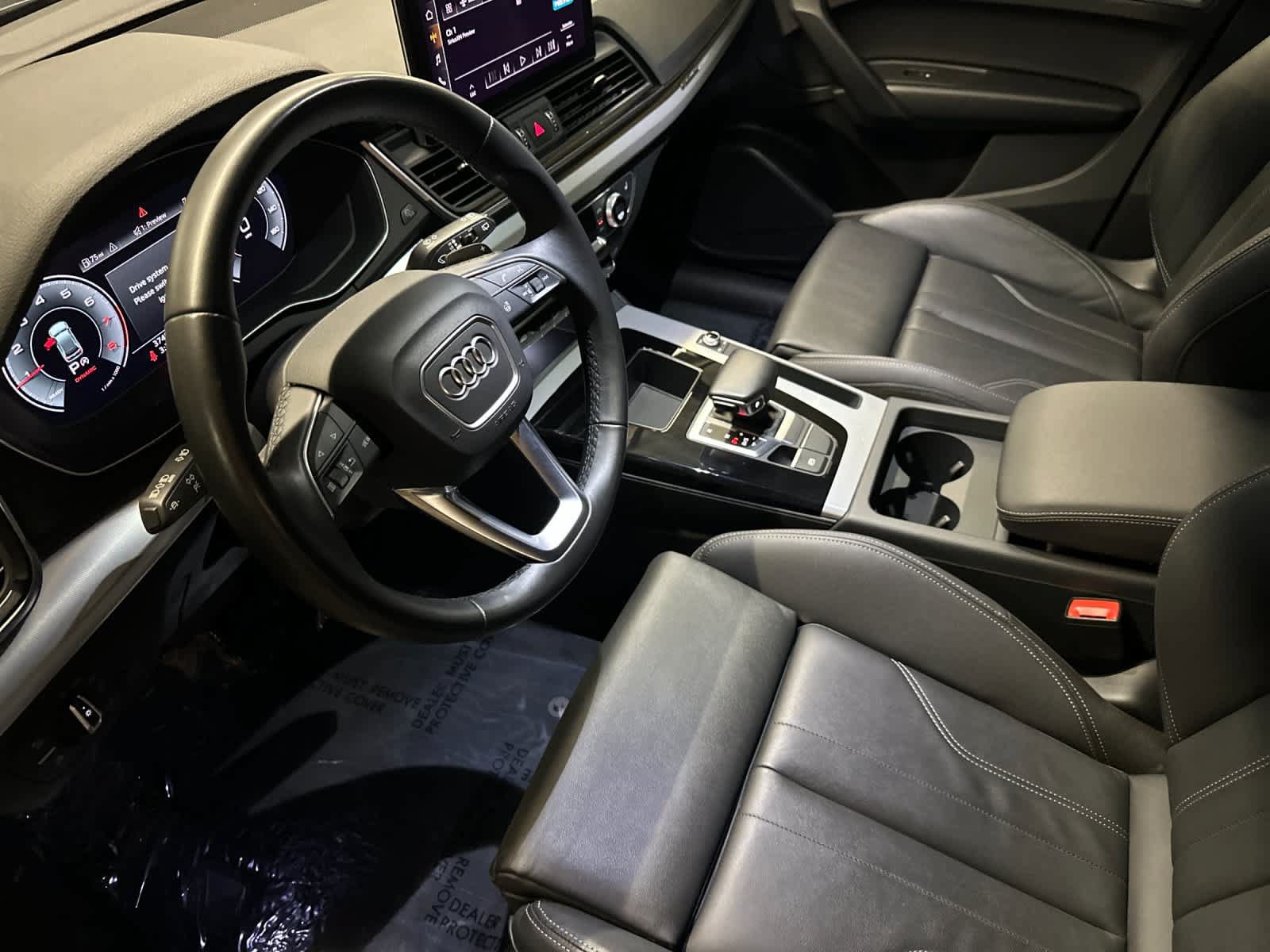 Used 2025 Audi Q5 2.0T Premium w/ Convenience Plus Package AWD/4WD image 11