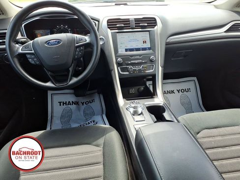 Used 2020 Ford Fusion SE FWD image 9