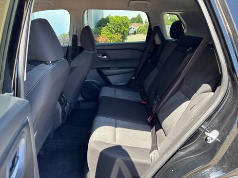Used 2025 Nissan Rogue SV FWD image 23