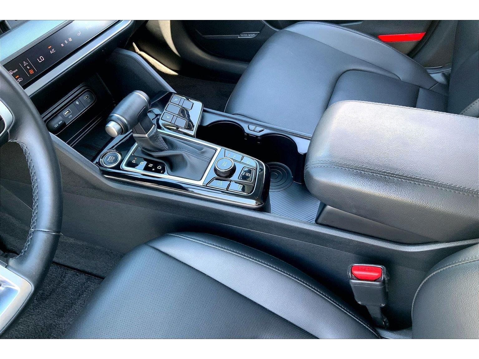 Used 2025 Kia Sportage SX FWD image 15