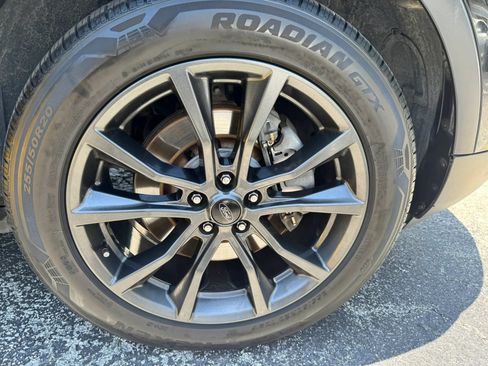 Used 2017 Ford Explorer XLT w/ Equipment Group 202A FWD image 41