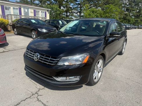 Used 2014 Volkswagen Passat 1.8T SEL Premium FWD image 2