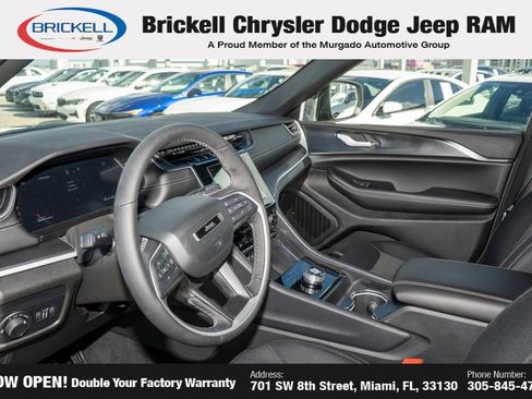 New 2025 Jeep Grand Cherokee Laredo X w/ Luxury Tech Group I image 15