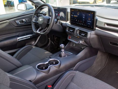 Used 2025 Ford Mustang GT RWD image 13
