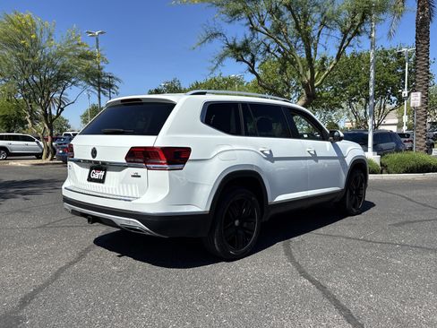 Used 2018 Volkswagen Atlas SEL Premium image 4