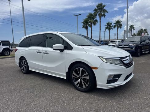 Used 2020 Honda Odyssey Elite image 3
