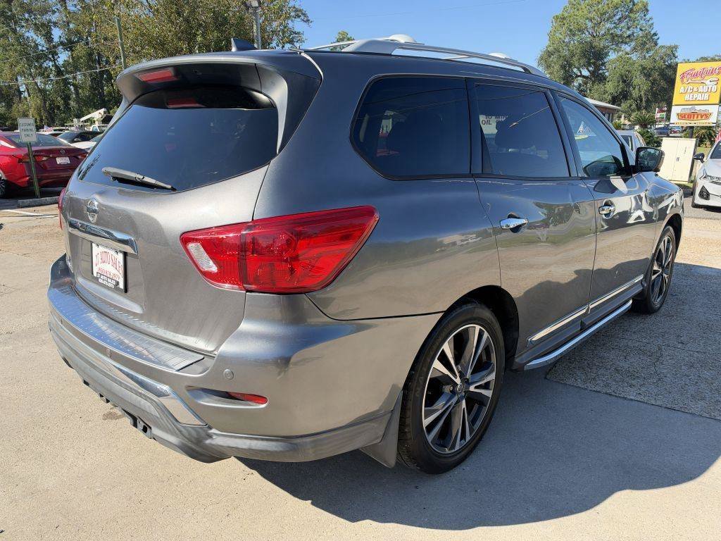 Used 2020 Nissan Pathfinder Platinum FWD image 5
