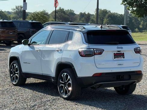 Used 2023 Jeep Compass Limited AWD/4WD image 9