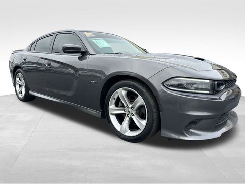 Used 2018 Dodge Charger R/T w/ Navigation & Travel Group image 8