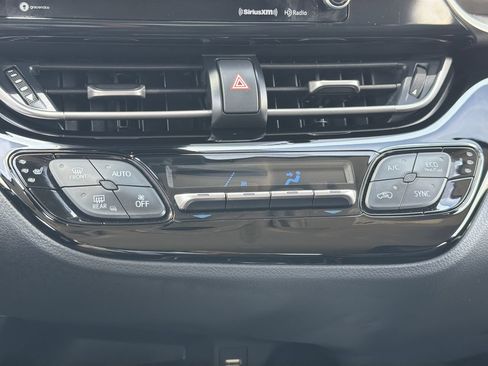 Used 2020 Toyota C-HR Limited FWD image 22