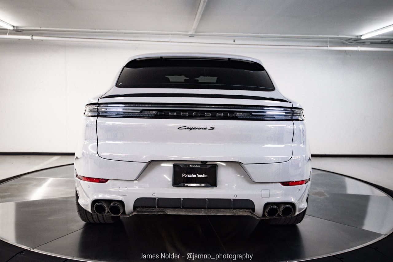 Certified 2024 Porsche Cayenne S AWD/4WD image 6