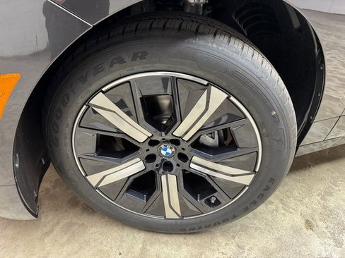 New 2026 BMW iX xDrive60 w/ Premium Package image 27