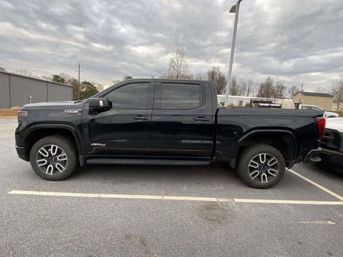 Used 2022 GMC Sierra 1500 AT4 w/ AT4 Premium Package image 4