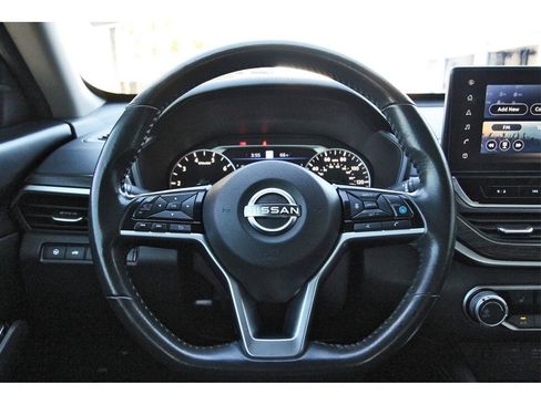 Used 2023 Nissan Altima 2.5 SV w/ SV Premium Package image 13