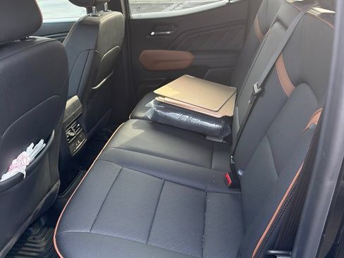 Used 2024 GMC Canyon AT4 w/ AT4 Premium Package AWD/4WD image 8