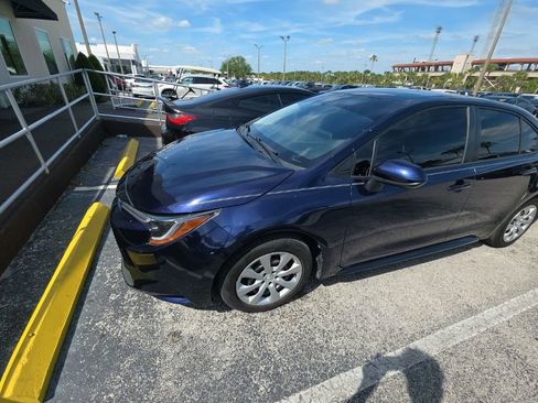 Used 2021 Toyota Corolla LE FWD image 1