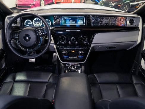 Used 2020 Rolls-Royce Phantom Sedan RWD image 13