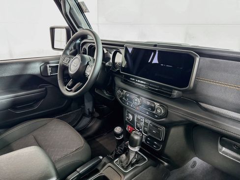 Used 2026 Jeep Gladiator Mojave AWD/4WD image 27