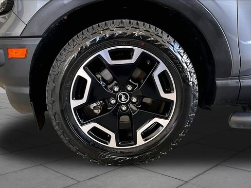 Used 2021 Ford Bronco Sport Outer Banks w/ Outer Banks Package AWD/4WD image 11